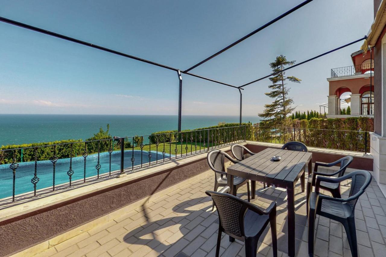Lighthouse Luxe Estate Apart & Villas บัลชิค ภายนอก รูปภาพ
