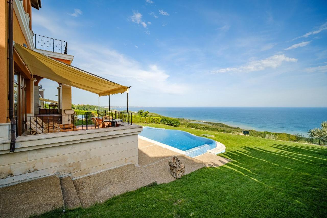 Lighthouse Luxe Estate Apart & Villas บัลชิค ภายนอก รูปภาพ
