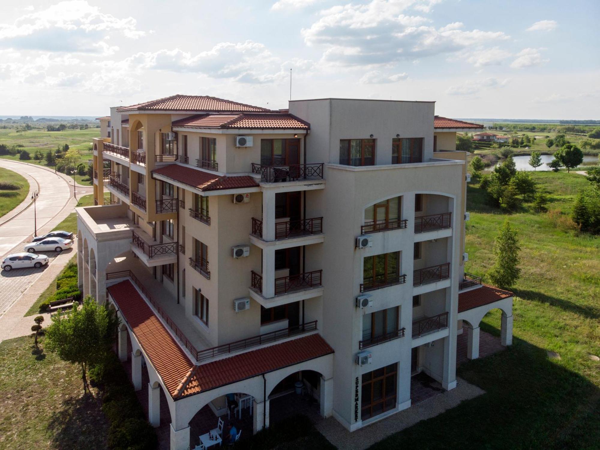 Lighthouse Luxe Estate Apart & Villas บัลชิค ภายนอก รูปภาพ